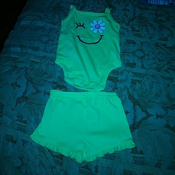 Clothes - Picture 3 of 3